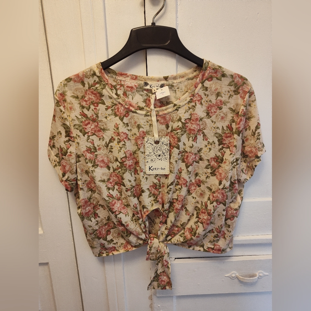 Women's Floral Top New With Tags Size Small Ketz-ke